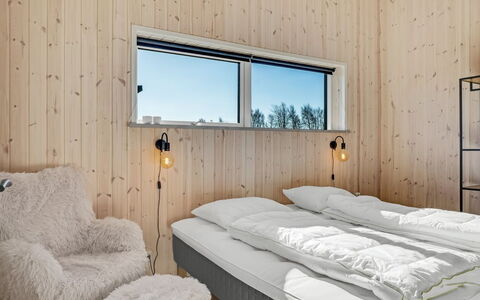 Ilze - from the Sea: Legna, Camera Da Letto, Soffitto, Letto, Bedding, Plank, Lenzuolo, Latifoglie, Telaio Del Letto, Color Legno