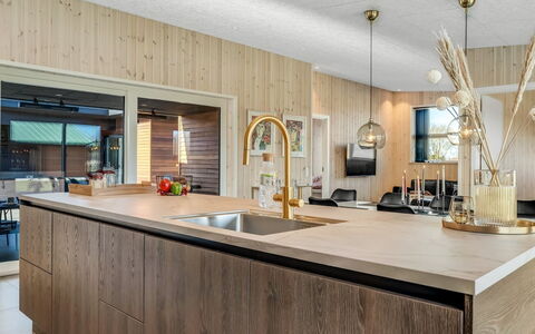 Ilze - from the Sea: Pavimentazione, Legna, Cucina, Interior Design, Pavimento In Legno, Controsoffitto, Pavimento, Mobilia, Casa, Pavimento Laminato