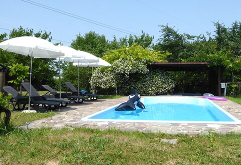 Silea Apartments, Pool, Garden, Treviso: Piscina, Mobili Da Esterno, Ombrello, Ricorrere, Tempo Libero, Mobilia, Shade, Lettino, Eco Hotel, Sedia