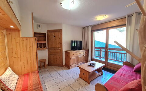 Balcons des Pistes C: Legna, Pavimentazione, Pavimento, Camera, Color Legno, Soffitto, Appartamento, Latifoglie, Vernice, Pavimento In Legno