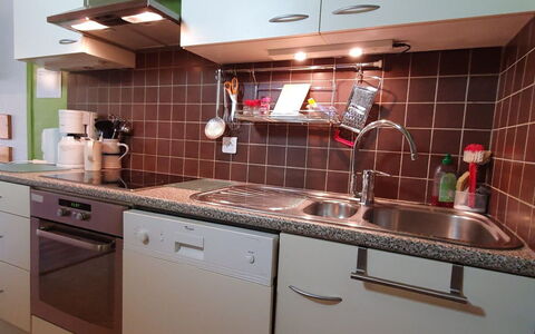 Résidence B: Cucina, Controsoffitto, Elettrodomestico Da Cucina, Lavandino Della Cucina, Apparecchio Major, Pavimentazione, Interior Design, Idraulico Fixture, Lavello, Cabinetry