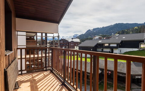 Morillon 639: Legna, Balcone, Appartamento, Portico, Latifoglie, Color Legno, Shade, Plank, Legname, Raccordo