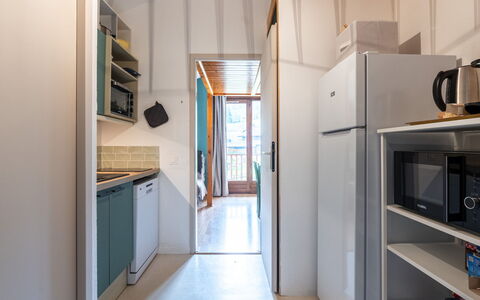 Morillon 639: Interior Design, Pavimentazione, Legna, Pavimento, Soffitto, Cucina, Illuminazione, Mobilia, Camera, Apparecchio Major