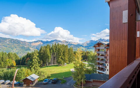 Les Eterlous: Zona Residenziale, Hill Station, Appartamento, Catena Montuosa, Larice, Condominio, Valle, Alpi, Balcone