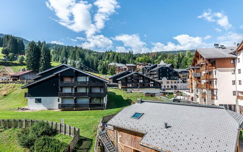 Les Sitelles: Casa, Casa, Tetto, Hill Station, Pendenza, Villetta, Catena Montuosa, Villaggio, Valle, Paesino Di Montagna