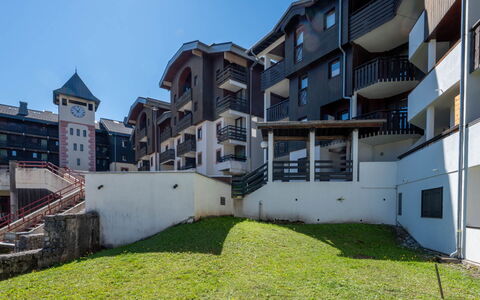 Grande Neige: Zona Residenziale, Appartamento, Urban Design, Condominio, Balcone, Le Scale, Cortile