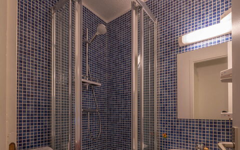 Grande Neige: Parete, Interior Design, Pavimento, Pavimentazione, Idraulico Fixture, Bagno, Camera, Idraulico, Appartamento, Soffitto
