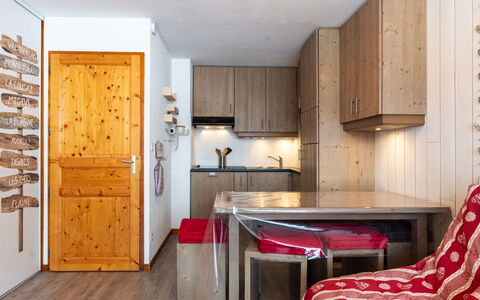 Morillon 651: Legna, Mobilia, Villetta, Color Legno, Inverno, Log Cabin, Latifoglie, Sedia, Congelamento, Neve