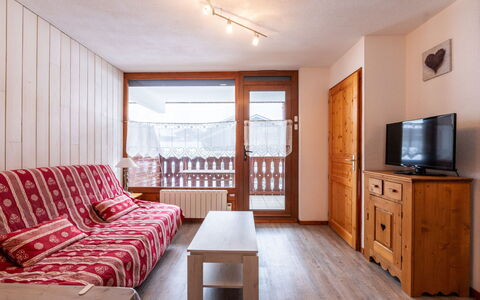 Morillon 651: Appartamento, Latifoglie, Color Legno, Balcone, Plank, Neve, Alpi, Geomorfologia Glaciale, Pavimento In Legno