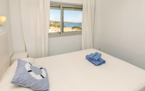 Playa de Aro 211: Camera Da Letto, Mobilia, Letto, Bedding, Lenzuolo, Casa, Biancheria, Appartamento, Telaio Del Letto, Cuscino
