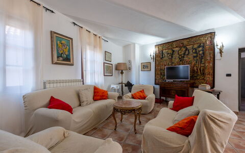 Relais San Desiderio: Mobilia, Interior Design, Divano, Parete, Pavimentazione, Soggiorno, Tavolo, Soffitto, Camera, Pavimento