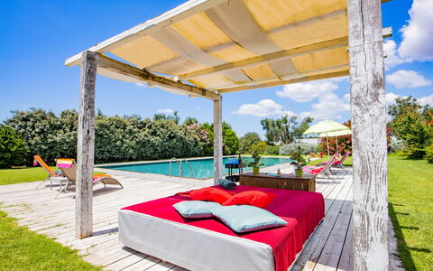 Villa Flaminia: Mobili Da Esterno, Piscina, Mobilia, Ricorrere, Shade, Tempo Libero, Eco Hotel, Gazebo, Struttura Esterna, Sedia