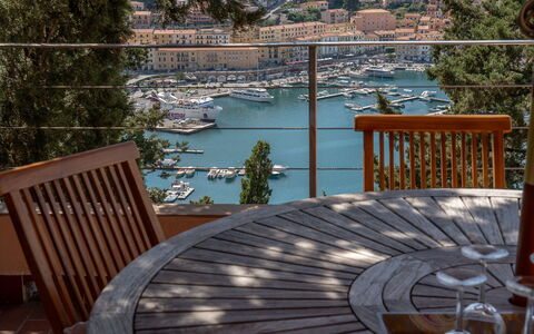Ca' Nelly: Mobilia, Sedia, Mobili Da Esterno, Eco Hotel, Balcone, Shade, Color Legno, Tavolo Esterno, Latifoglie, Deck