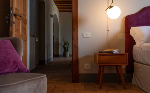Villa Domus Papi: Mobilia, Parete, Interior Design, Legna, Camera Da Letto, Pavimentazione, Pavimento, Illuminazione, Casa, Letto