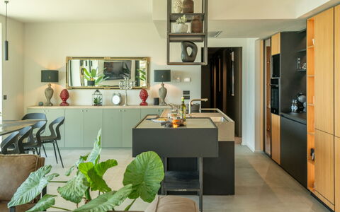 Villa Feronia: Mobilia, Interior Design, Cucina, Controsoffitto, Legna, Soffitto, Pavimentazione, Lampada, Cabinetry, Illuminazione