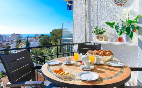 Florida: Mobilia, Tavolo, Appartamento, Balcone, Sedia, Cucina & Sala Da Pranzo Tavolo, Tavolo Esterno, Mobili Da Esterno, Shade, Tavolino Da Caffè