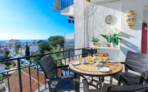 Florida: Appartamento, Mobilia, Balcone, Sedia, Cucina & Sala Da Pranzo Tavolo, Ricorrere, Hotel, Attico, Tavolino Da Caffè, Pianta Della Casa