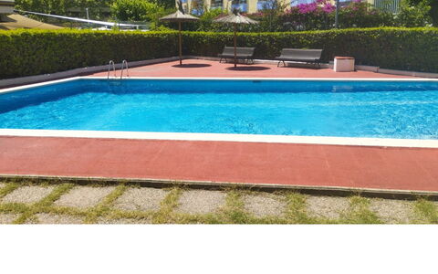 Mercuri: Piscina, Ricorrere, Shade, Eco Hotel, Hotel, Mobili Da Esterno, Landscaping, Villa, Cortile