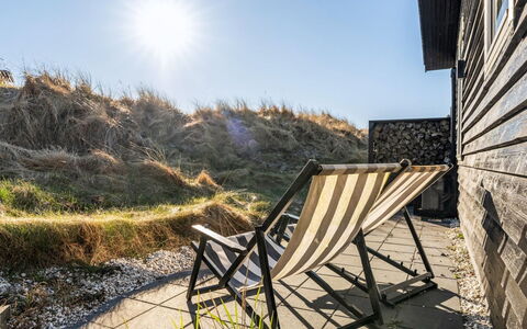 Alrike - 200M from the Sea: Estate, Shade, Driveway, Agriturismo