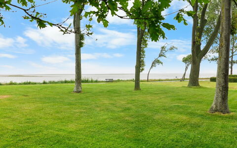Kari - 50M from the Sea: Appartamento, Condominio, Estate, Balcone, Villa, Hotel