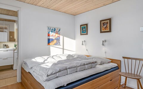Kaapo - 300M from the Sea: Mobilia, Camera Da Letto, Interior Design, Legna, Letto, Pavimento, Pavimentazione, Soffitto, Camera, Lenzuolo