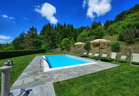 Villa Portole Due: Piscina, Ricorrere, Giardino, Tempo Libero, Eco Hotel, Landscaping, Giochi D'Acqua, Shade, Flagstone, Terme