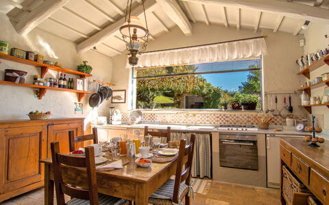 Villa Sagrantino: Mobilia, Cucina, Interior Design, Legna, Controsoffitto, Casa, Cabinetry, Tavolo, Sedia, Camera