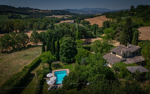 La Piccola Oasi: Albero, Casa, Zona Residenziale, Casa, Estate, Lotto, Area Rurale, Insediamento Umano, Villetta, Agriturismo