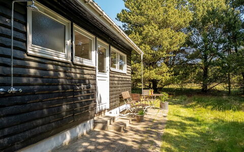 Hansa - 3Km from the Sea: Legna, Casa, Portico, Deck, Latifoglie, Tetto, Color Legno, Pavimento In Legno, Eco Hotel