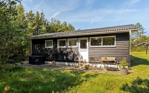 Hansa - 3Km from the Sea: Legna, Casa, Portico, Deck, Latifoglie, Tetto, Color Legno, Pavimento In Legno, Eco Hotel