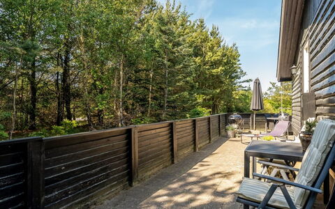Hansa - 3Km from the Sea: Legna, Casa, Portico, Deck, Latifoglie, Tetto, Color Legno, Pavimento In Legno, Eco Hotel