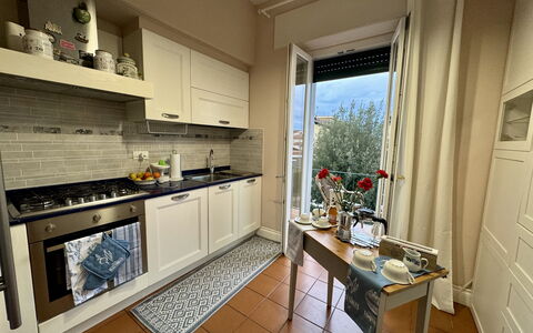Sto Bene Qua: Elettrodomestico Da Cucina, Cucina, Apparecchio Major, Mobilia, Controsoffitto, Interior Design, Pavimentazione, Elettrodomestico, Cabinetry, Camera
