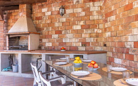 Esteva: Parete, Brick, Legna, Mobilia, Pavimentazione, Pavimento, Interior Design, Muratura, Piastrella, Muro ​​Di Pietra