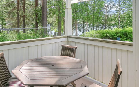 Katinkulma 1: Legna, Pavimento, Portico, Shade, Bicchiere, Deck, Latifoglie, Soffitto, Color Legno, Plank