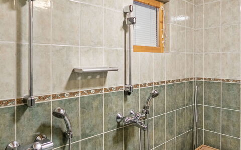 Katinkulma 2: Parete, Pavimentazione, Idraulico Fixture, Interior Design, Pavimento, Idraulico, Piastrella, Soffione Doccia, Bagno, Camera