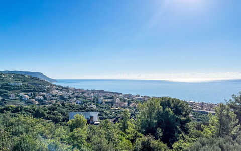 I Castellari: Mobilia, Mobili Da Esterno, Sedia, Giardino, Vaso Di Fiori, Terrazza, Tavolo Esterno, Estate, Pianta Della Casa, Landscaping