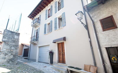 Mergozzo (Lago di Mergozzo) 230: Parete, Costruzione, Finestra, Facciata, Porta, Cittadina, Casa, Architettura, Zona Residenziale, Casa
