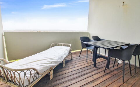 Mijat - 50M from the Sea: Estate, Shade, Driveway, Agriturismo