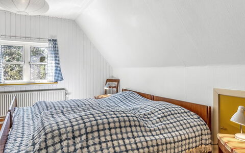 Ibbe - 3.5Km from the Sea: Camera Da Letto, Letto, Legna, Lenzuolo, Bedding, Interior Design, Biancheria, Pavimento, Pavimentazione, Mobilia