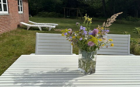 Ibbe - 3.5Km from the Sea: Mobilia, Mobili Da Esterno, Tavolo, Tavolo Esterno, Sedia, Vaso Di Fiori, Giardino, Latifoglie, Plank, Backyard