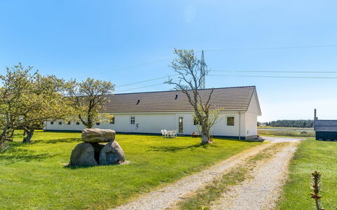 Kora - 2Km from the Sea: Legna, Casa, Portico, Deck, Latifoglie, Tetto, Color Legno, Pavimento In Legno, Eco Hotel