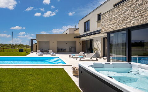 Alba: Casa, Villetta, Estate, Shade, Giardino, Backyard, Cortile, Hacienda, Landscaping, Edifici Giardino