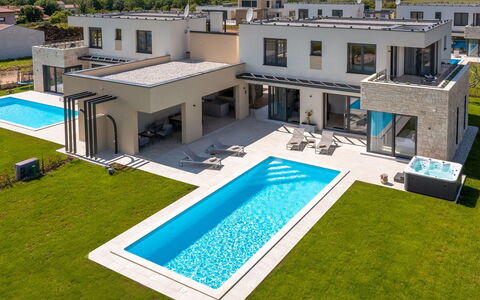 Alba: Casa, Villetta, Estate, Shade, Giardino, Backyard, Cortile, Hacienda, Landscaping, Edifici Giardino