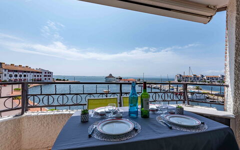 Sombrero: Waterway, Barca, Moto D'Acqua, Balcone, Mare, Marina, Shade, Sedia, Porto, Dock