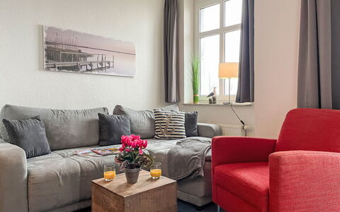 Ostseeblick: Mobilia, Divano, Interior Design, Pavimentazione, Parete, Pavimento, Soggiorno, Camera, Appartamento, Casa