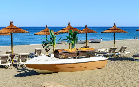 Villa Sara: Mobili Da Esterno, Ombrello, Spiaggia, Shade, Mare, Tempo Libero, Vacanza, Riva, Sabbia, Costa
