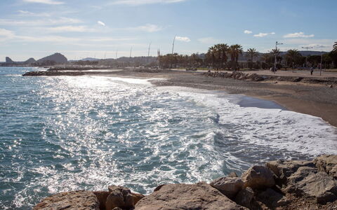 Cagnes Provencal: Corpo D'Acqua, Costa, Costiera E Morfologie Oceanic, Riva, Spiaggia, Mare, Roccia, Orizzonte, Wind Wave, Oceano