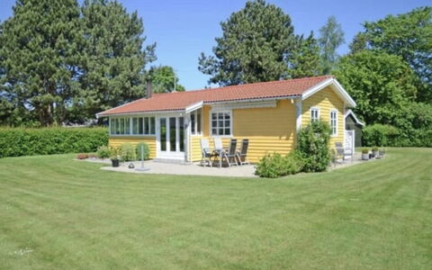 Andrine - 100M from the Sea: Tetto, Casa, Casa, Villetta, Raccordo, Estate, Driveway, Edifici Giardino, Cortile, Capannone