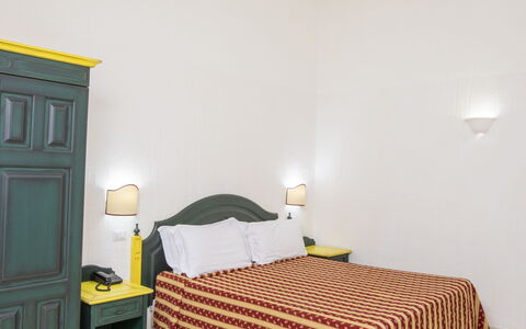 Nature & Country Resort Near The sea: Mobilia, Pavimentazione, Pavimento, Interior Design, Soffitto, Camera, Camera Da Letto, Telaio Del Letto, Letto, Appartamento