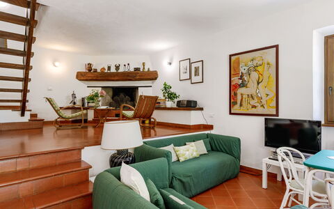 Casa Iume: Interior Design, Mobilia, Pavimentazione, Pavimento, Legna, Camera, Divano, Soffitto, Soggiorno, Tavolo